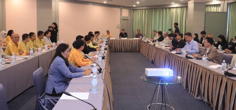 ชูภูเก็ตโมเดลนำร่อง รมว.ศึกษายกทีมชุดใหญ่ลงพื้นที่ภูเก็ต หารือผู้ว่าฯ เดินหน้าแผนพัฒนาคุณภาพการศึกษาทั้งจังหวัด